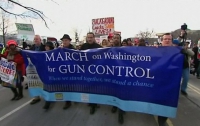 В Вашингтоне прошел марш за введение контроля над продажей оружия