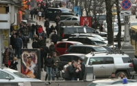 Депутат-регионал объявил войну незаконным парковкам в центральных парках и на газонах Киева (ДОКУМЕНТ)