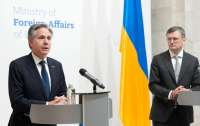 Блинкен и Кулеба обсудили новый пакет помощи Киеву и мирный саммит по Украине