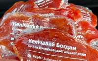 Тернопольский чиновник сделал визитки из мяса