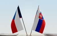 Чехія та Словаччина посварились через розбіжності у ставленні до України
