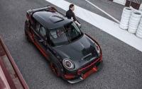 MINI представила прототип экстремального хэтчбека