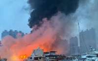 Пожар на пристани в Гонконге уничтожил более 30 яхт (видео)