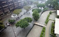 Половина столицы Филиппин затоплена наводнением