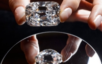 Один из редчайших бриллиантов продан почти за 22 млн долларов