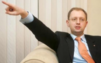Яценюк предложил сажать на три года за надругательство над «мовою» 