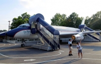 Самолет Элвиса Пресли выставят на торги