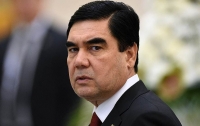 Граждан Туркмении начали задерживать за разговоры о смерти президента