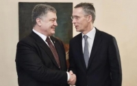 Порошенко пригласят на июльский саммит НАТО