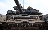 На Донбассе находится почти 500 российских танков