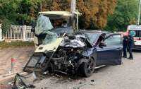 ДТП в Киеве: Mercedes на разминулся с автобусом, пострадали 23 человека