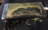 Смартфон Samsung взорвался в кармане школьника