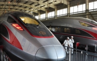 Китай запускает самый длинный скоростной поезд в мире