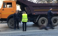 В центре Львова грузовик насмерть сбил пенсионерку