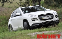 На тест-драйве «Багнета» полноприводный кроссовер Peugeot 4008 (ФОТО)