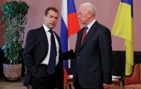 Азаров попытался достучаться до Медведева