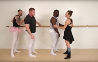 Танец мускулистых лебедей: в США работают балетные классы для бодибилдеров