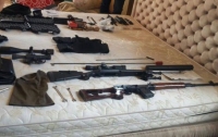 Полиция задержала преступников с большим арсеналом оружия