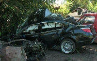 «Дай дебилу БМВ»: в Мариуполе автомойщик превратил в груду металла элитное авто (ФОТО)