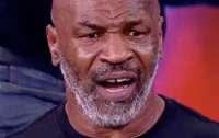 Тайсон появился на рестлинге и покорил фанатов своим взглядом