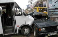 Маршрутка расквасила жигуленок на Николаевщине (ФОТО)