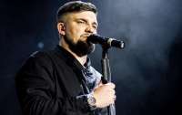 Перекрыла кумира: в Одессе на концерте Басты случилась драка (видео)