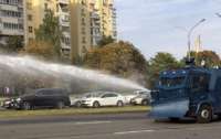 В Минске против протестующих использовали водную атаку (видео)