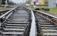 Под колесами поезда в Запорожье погибла женщина