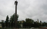 Кернес решил снести памятник Независимости