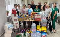 Украинские волонтеры передали новую партию гумпомощи 
