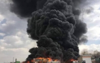 На заводе произошел масштабный пожар