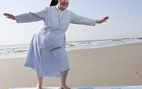 В сентябре состоится чемпионат по серфингу среди монахинь
