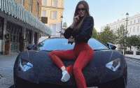Девушка на эксклюзивном суперкаре попала в аварию