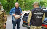 На Луганщине мужчина приклеил скотчем к телу 800 тыс. грн и пытался обойти КПВВ, - ГПСУ