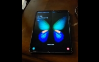 В Сети появилось видео гибкого смартфона Samsung Galaxy Fold