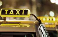 В Киеве медиков две службы такси обещают довозить до работы бесплатно