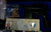В Киеве во время обыска нашли именной пистолет Чечетова