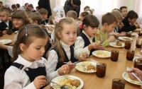 В украинских школах могут возобновить бесплатное питание