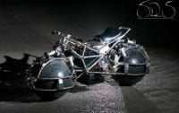 Мотоцикл с шарами вместо колес (ФОТО)