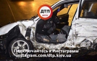 Жуткое ДТП в Киеве: водителя вырезали из авто