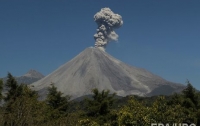 В кратере мексиканского вулкана Колима произошел мощный взрыв (Видео)