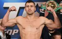 Український екс-чемпіон виступить в андеркарді бою найбагатшого боксера світу