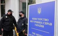 В Украине полиции подняли зарплаты на время карантина: сколько получили