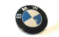 Автоконцерн BMW вернул свой старый логотип