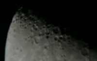Астроном-любитель заснял на видео три НЛО на фоне Луны