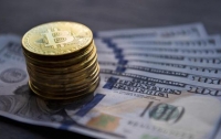Bitcoin может ускорить глобальные усилия по свержению доллара