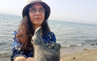 Израильтянка нашла в озере уникальный сосуд возрастом 1500 лет