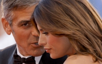 Подружка Джорджа Клуни закрутила роман с личным тренером (ФОТО)