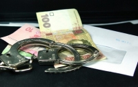 На Сумщине налогового начальника задержали на взятке в 90 тыс. гривен