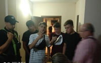 В Луцке пьяных подростков застали за неприличным занятием (видео)